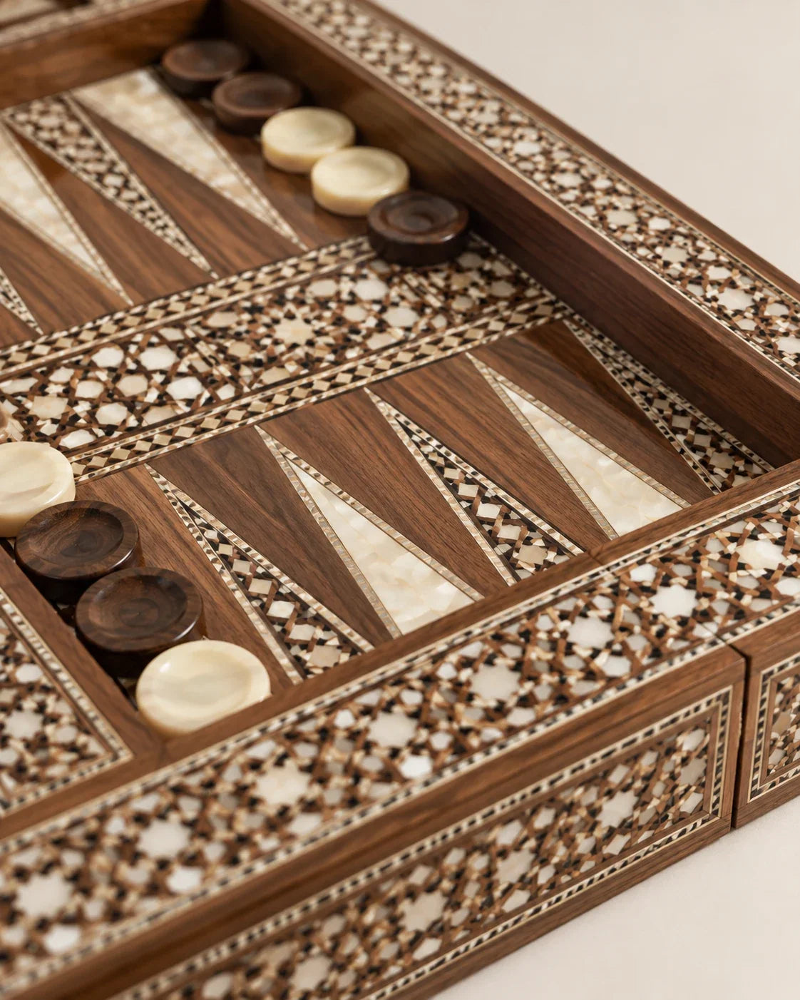 Backgammon Boards (Tawlet Zahr): A Buying Guide to Mother-of-Pearl Sets
