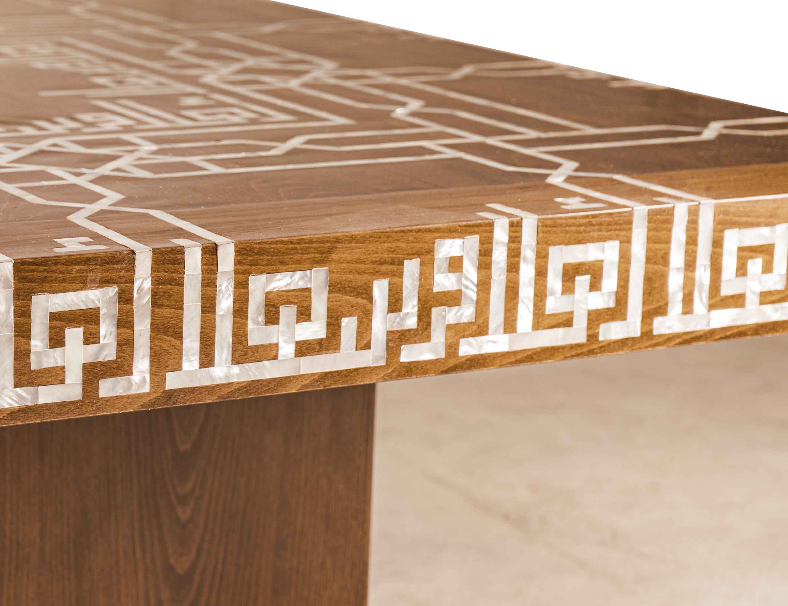 Salema – Welcome Coffee Table with Centerpiece & Geometric Inlay