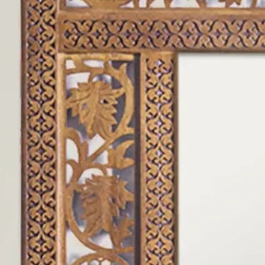 Debora short carved crown mirror – frame corner detail showing carving