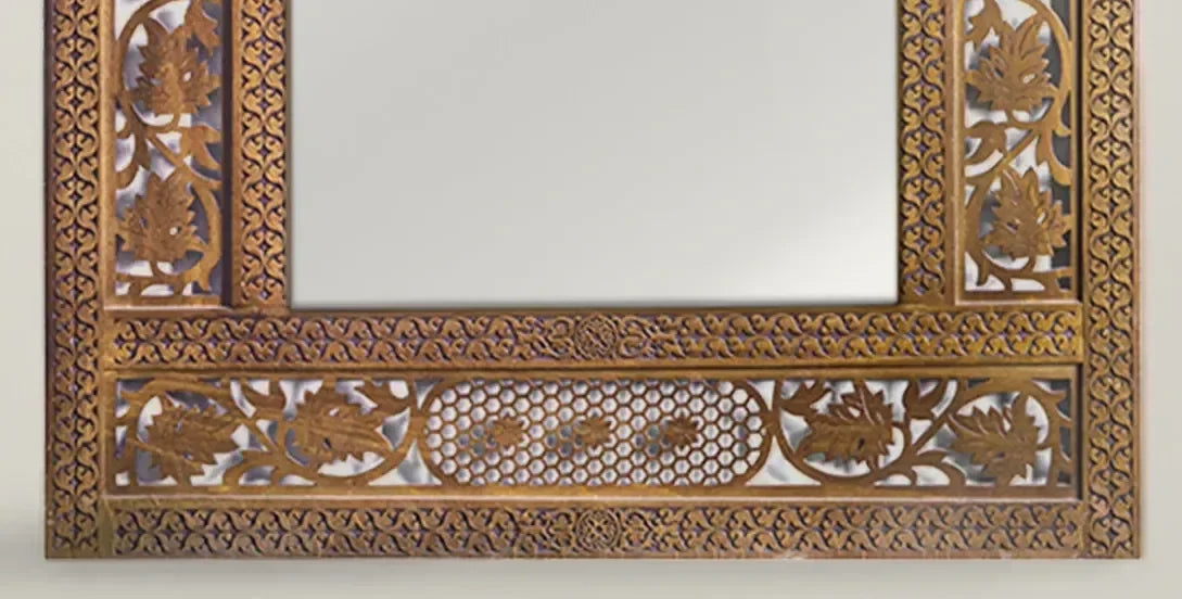 Debora short carved crown mirror – lower frame and carved base detail