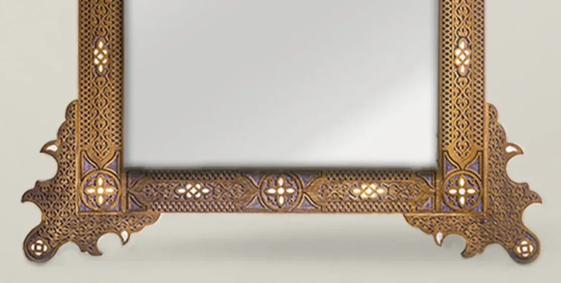 Malka mother-of-pearl crown mirror – lower frame and carved base detail