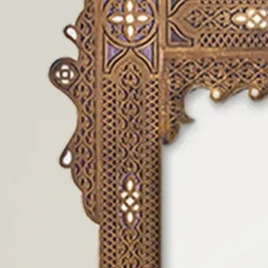 Malka mother-of-pearl crown mirror – frame corner detail showing carving and mother-of-pearl inlay