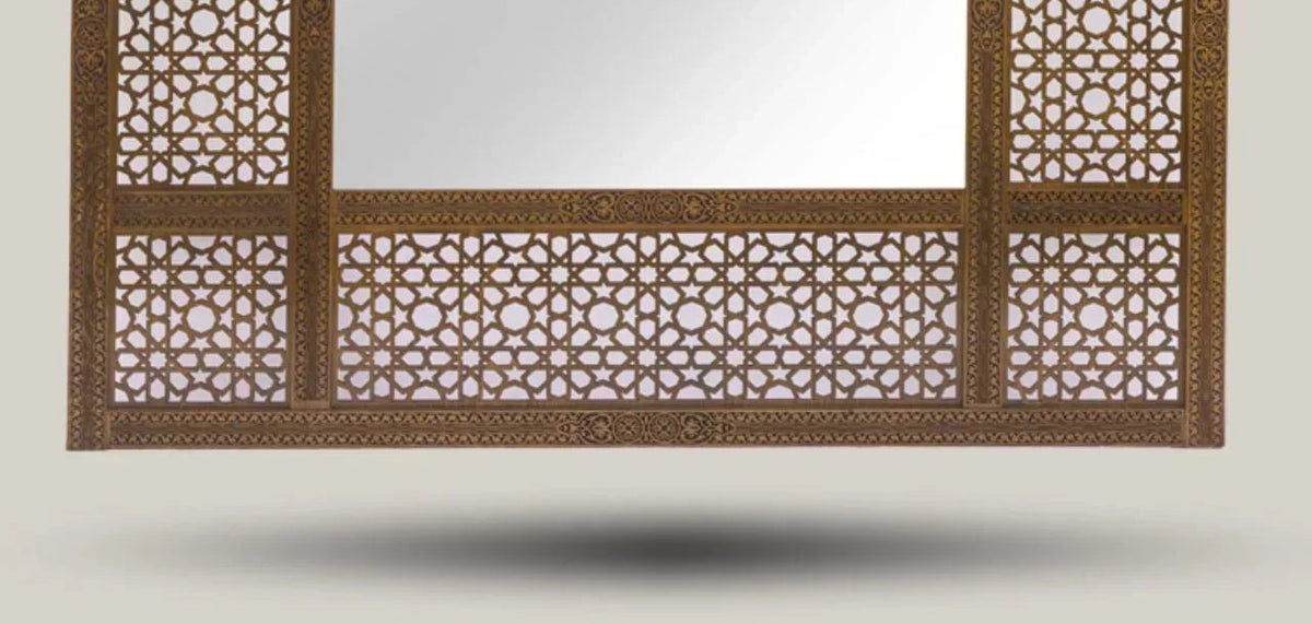 Arabesque large crown mirror – lower frame and carved base detail
