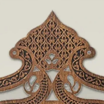 Rimmon mother-of-pearl crown mirror – detail of the carved crown centre with mother-of-pearl