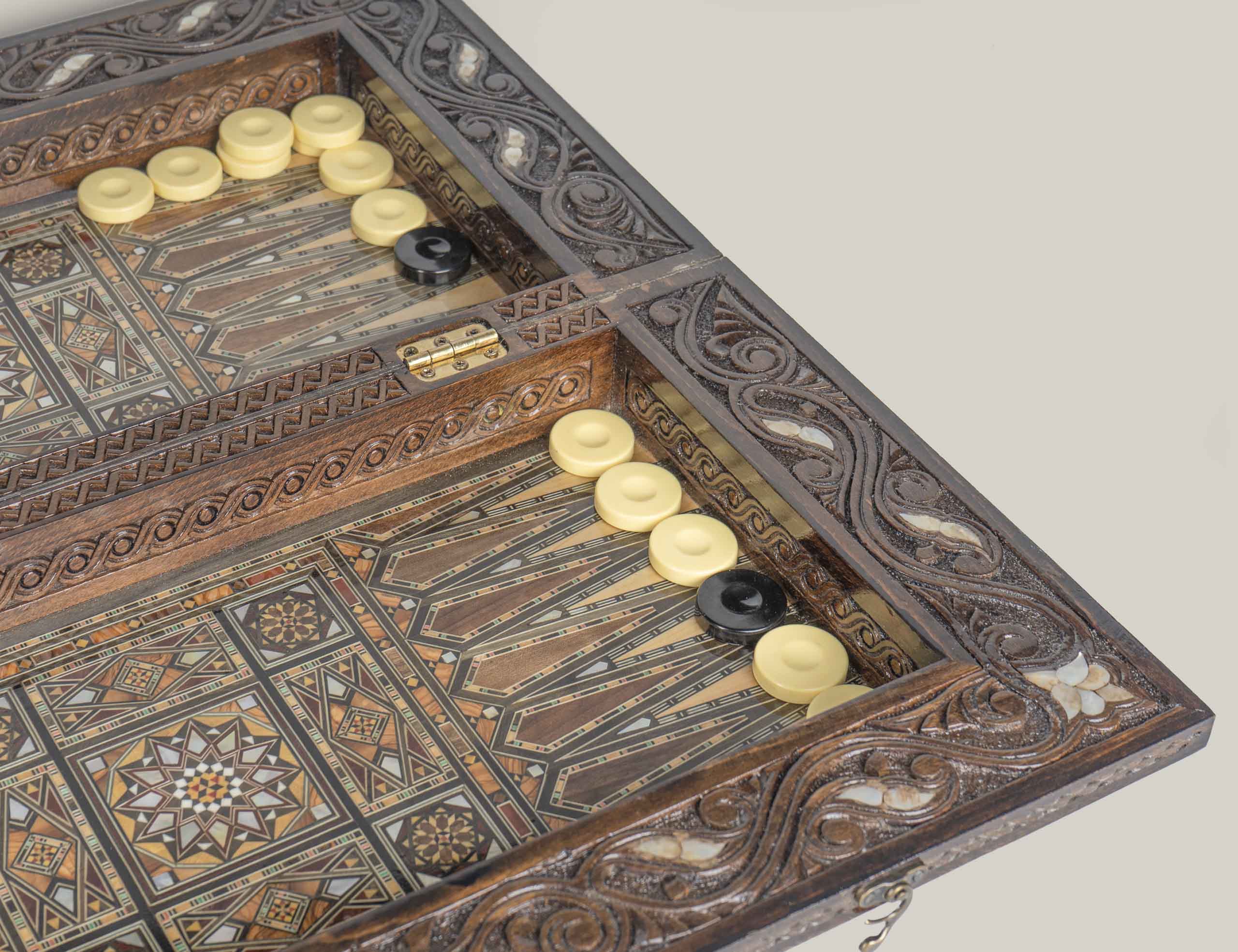 Seraphi - Backgammon & Chess Set