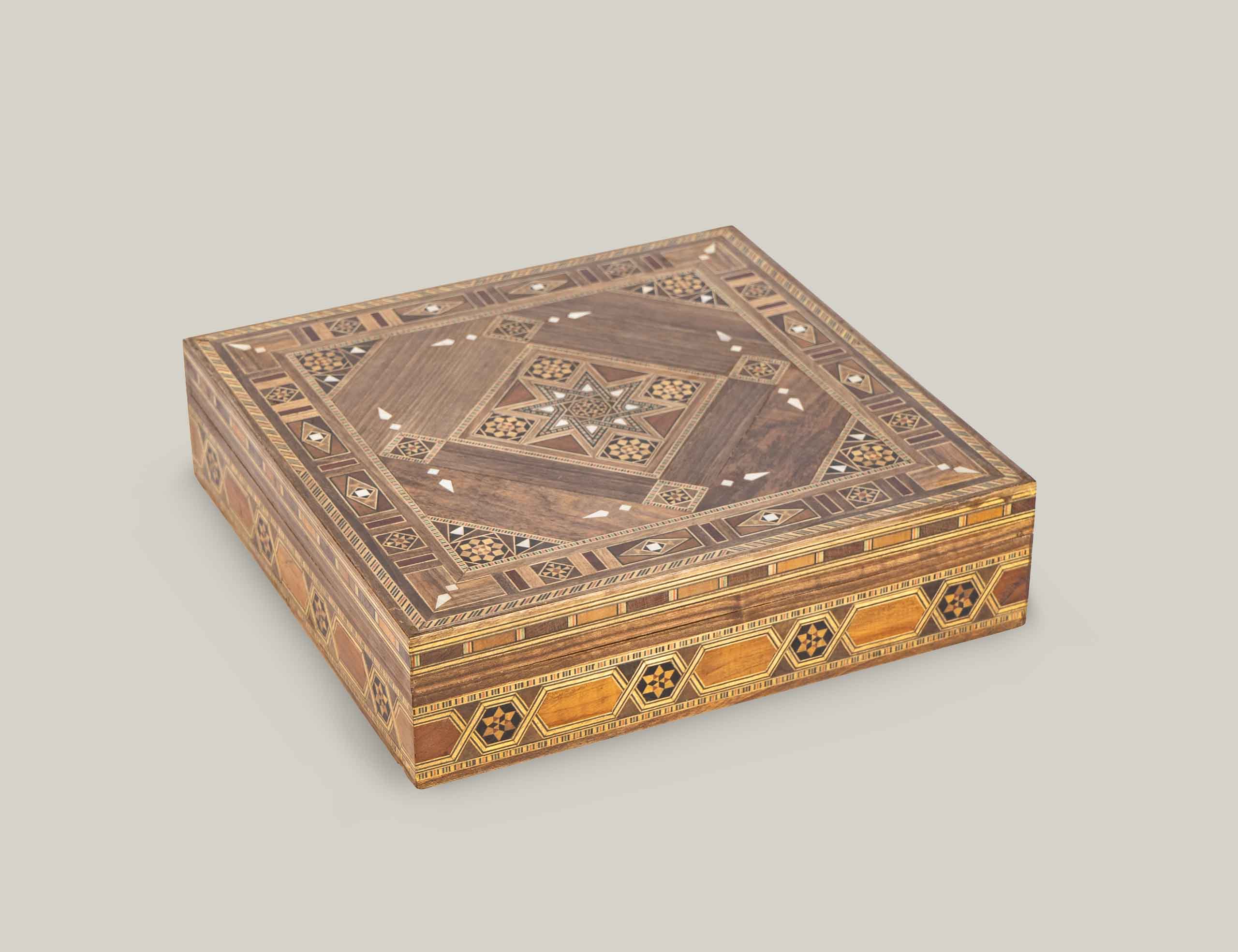 Larsa - Mosaic-Box